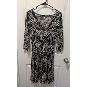 Dressbarn Geometric Black White 3/4 Sleeve V-Neck Casual Dress Size 8